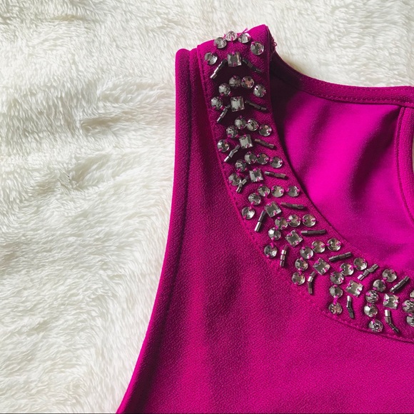 Magenta Sleeveless Top with beading - Picture 4 of 7
